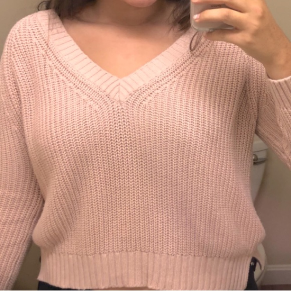 Forever 21 pink crop sweater with knit on sleeves